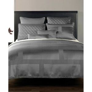Hotel Collection Duvet Cover in Style Frame, size Full/Queen.